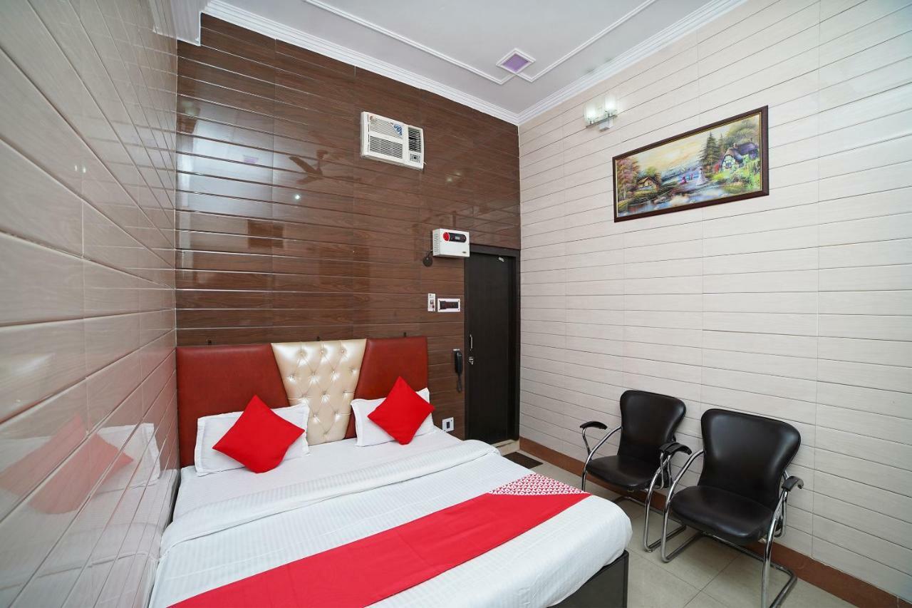 Oyo 39543 Hotel Kk Pantnagar Extérieur photo