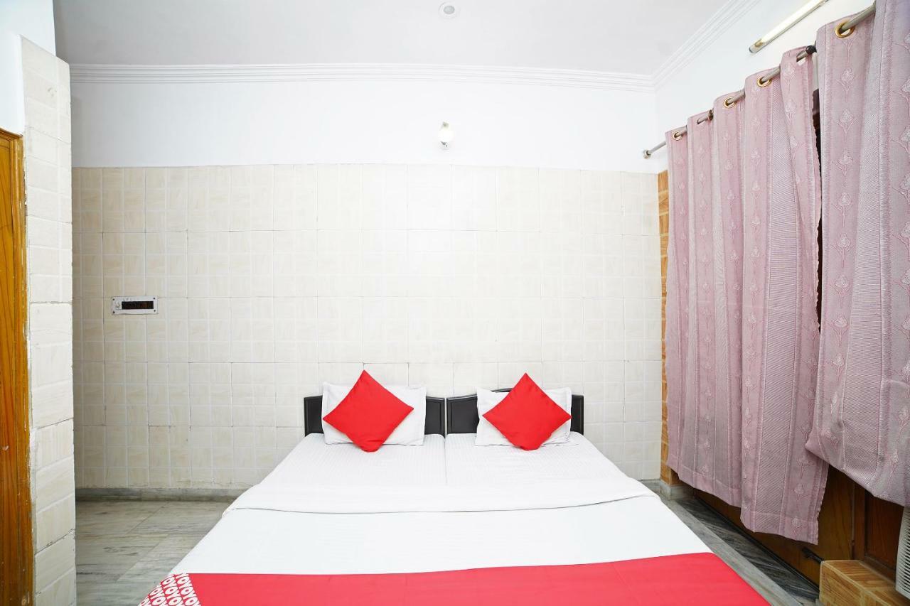 Oyo 39543 Hotel Kk Pantnagar Extérieur photo